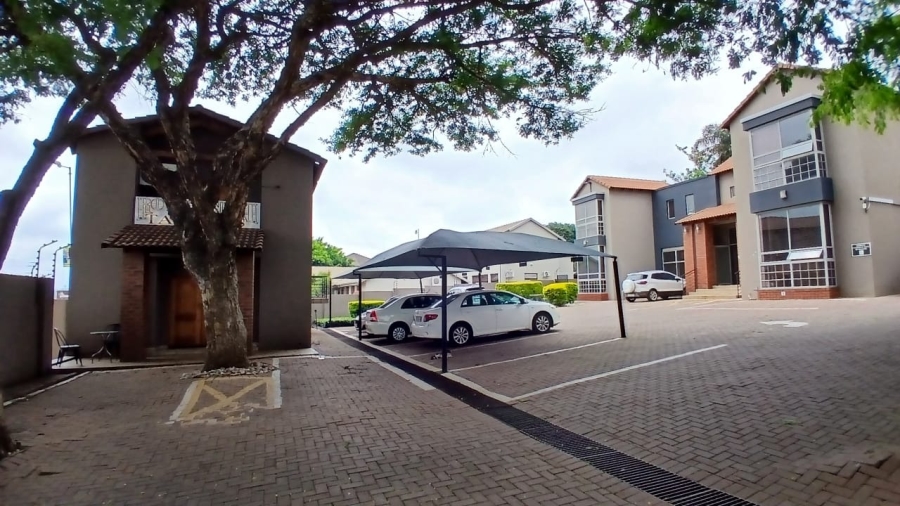 Commercial Property for Sale in Eldoraigne Gauteng