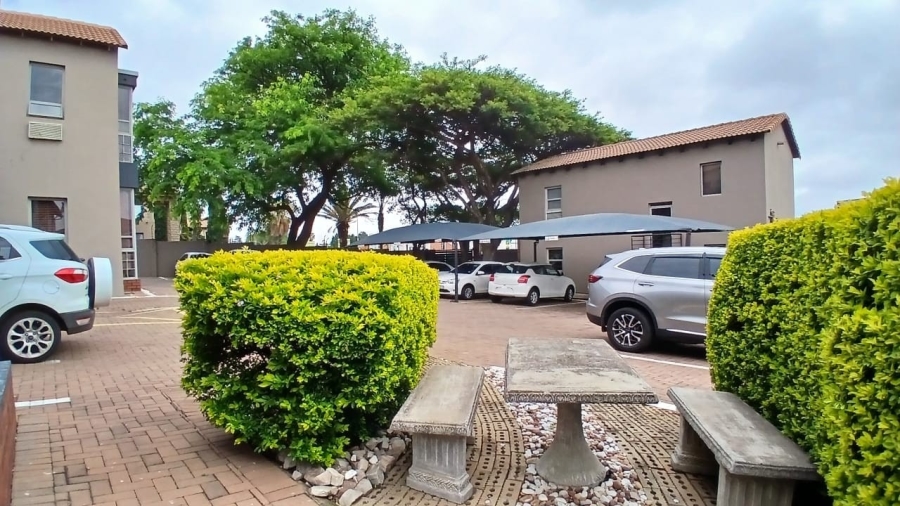 Commercial Property for Sale in Eldoraigne Gauteng