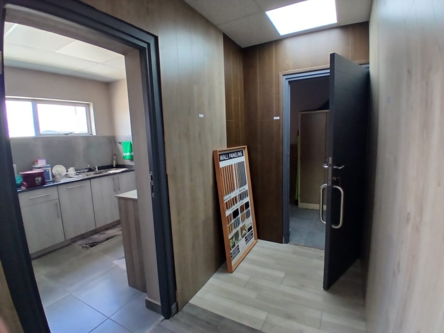 To Let commercial Property for Rent in Knoppieslaagte Gauteng