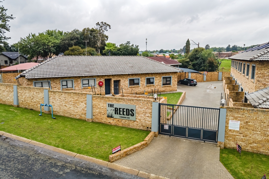 3 Bedroom Property for Sale in Brackendowns Gauteng