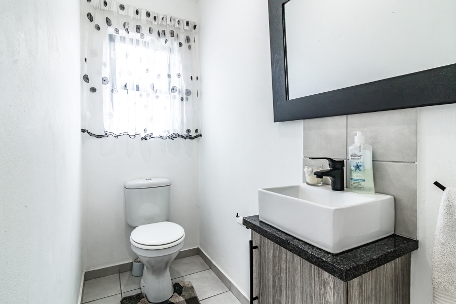 3 Bedroom Property for Sale in Brackendowns Gauteng