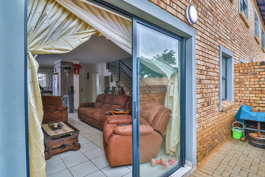 3 Bedroom Property for Sale in Brackendowns Gauteng