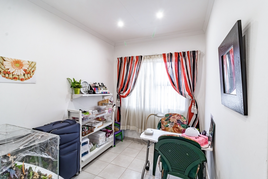 3 Bedroom Property for Sale in Brackendowns Gauteng