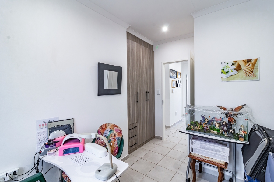 3 Bedroom Property for Sale in Brackendowns Gauteng