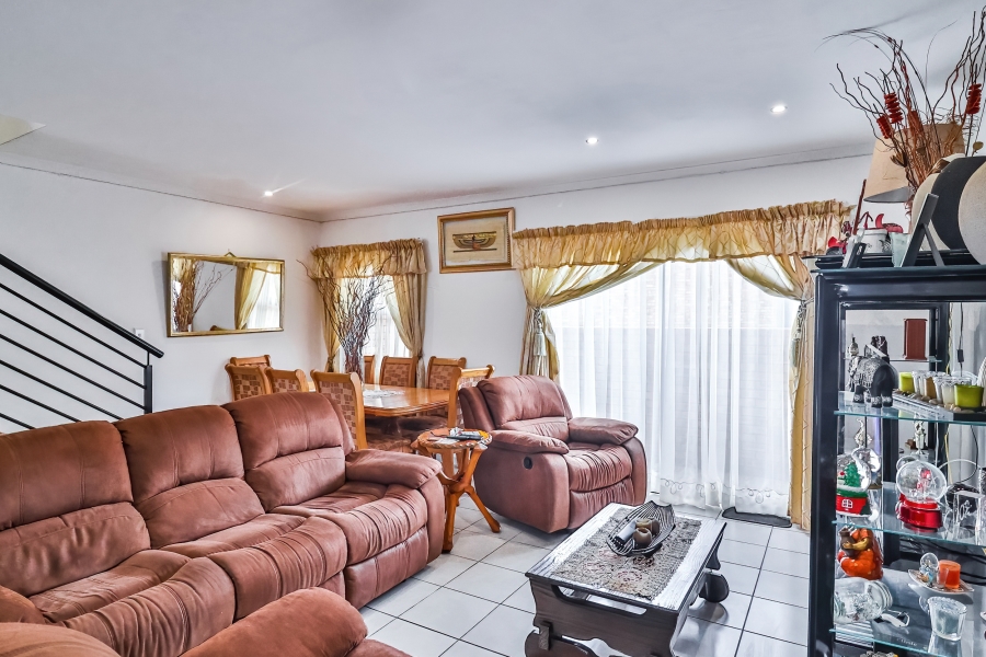 3 Bedroom Property for Sale in Brackendowns Gauteng