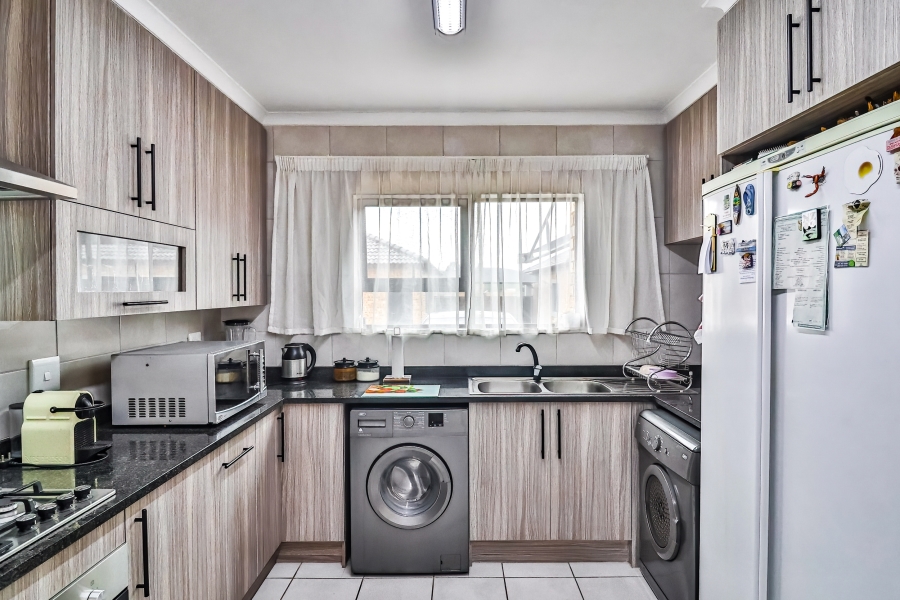 3 Bedroom Property for Sale in Brackendowns Gauteng