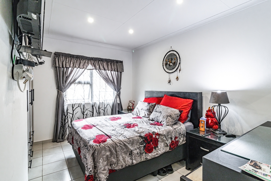 3 Bedroom Property for Sale in Brackendowns Gauteng