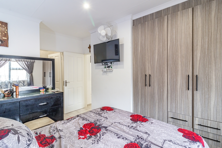 3 Bedroom Property for Sale in Brackendowns Gauteng