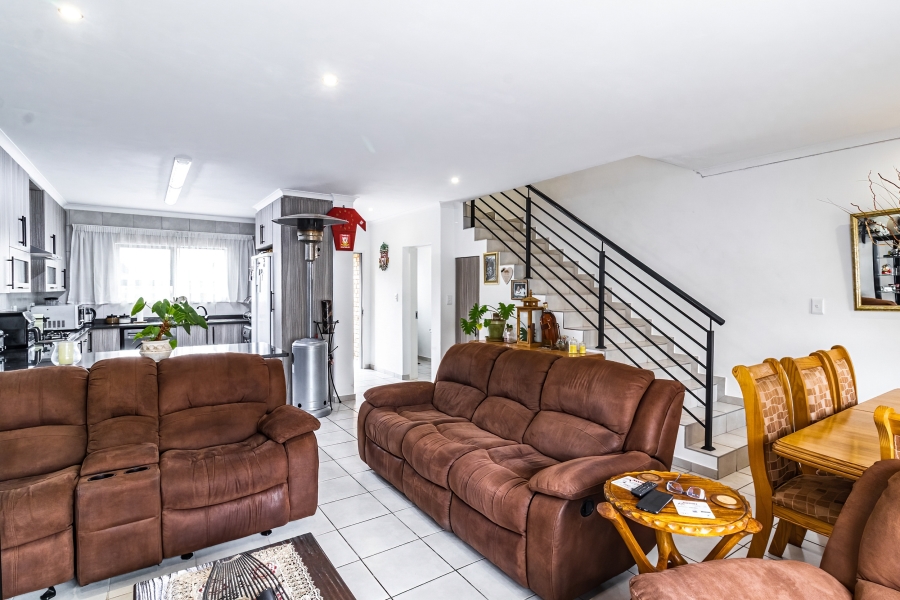 3 Bedroom Property for Sale in Brackendowns Gauteng