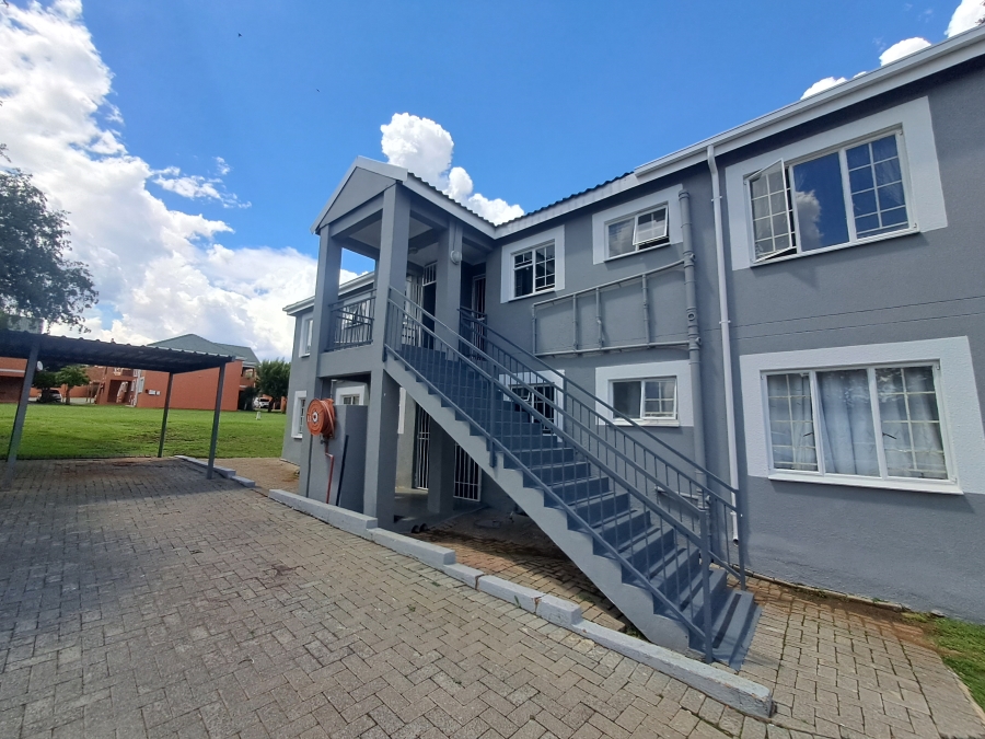 To Let 2 Bedroom Property for Rent in Meyersdal Gauteng
