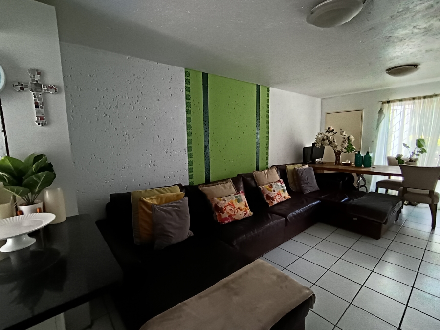 2 Bedroom Property for Sale in Bassonia Gauteng