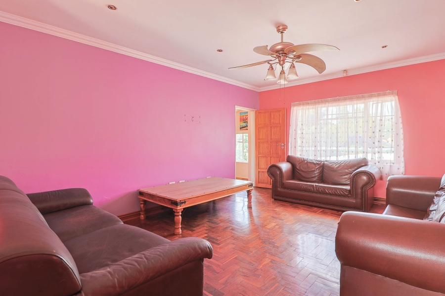 6 Bedroom Property for Sale in Brackendowns Gauteng