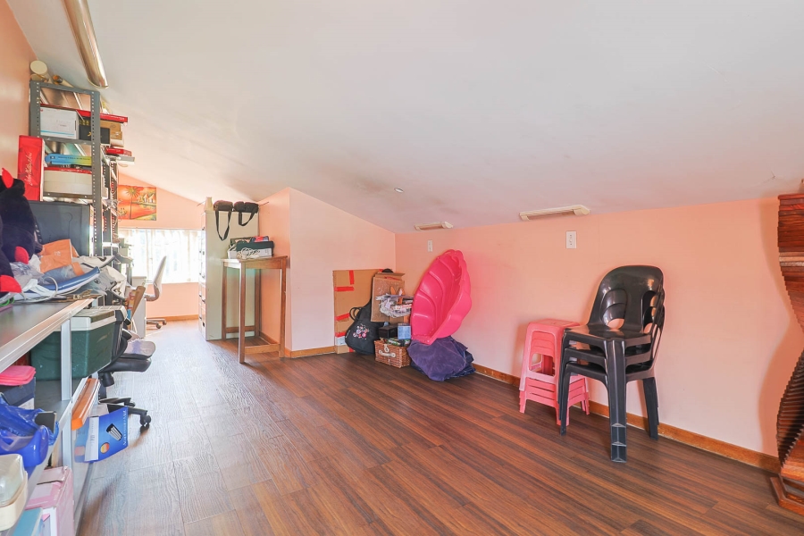 6 Bedroom Property for Sale in Brackendowns Gauteng