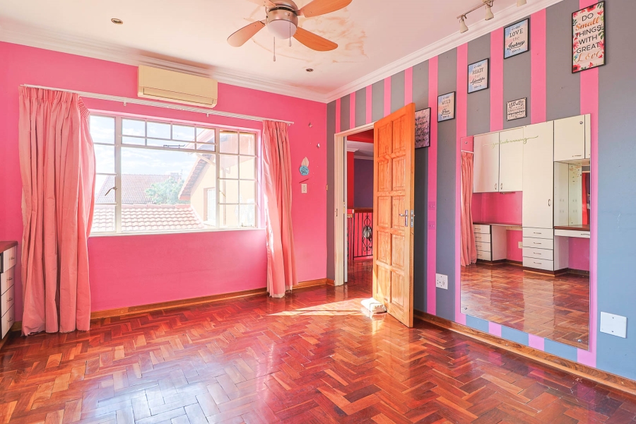 6 Bedroom Property for Sale in Brackendowns Gauteng