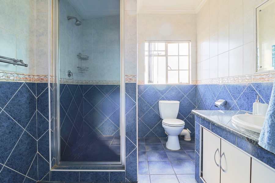 6 Bedroom Property for Sale in Brackendowns Gauteng