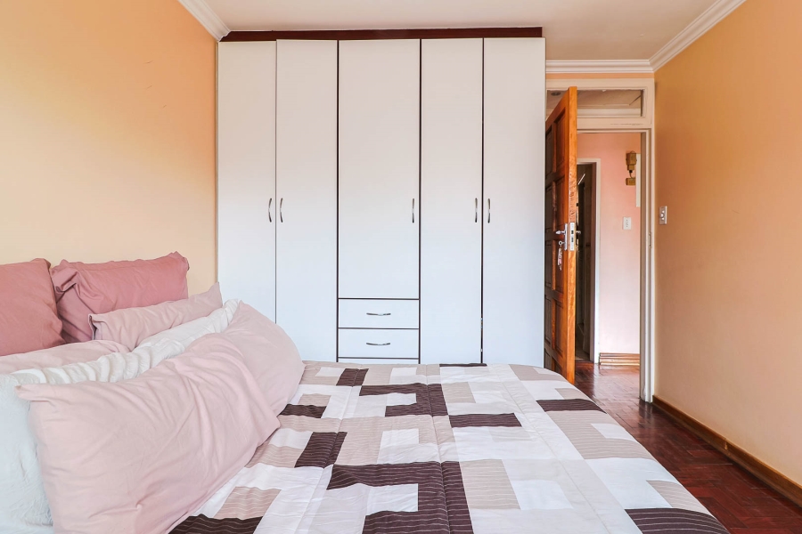 6 Bedroom Property for Sale in Brackendowns Gauteng