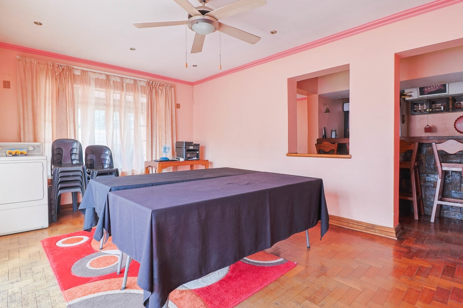 6 Bedroom Property for Sale in Brackendowns Gauteng