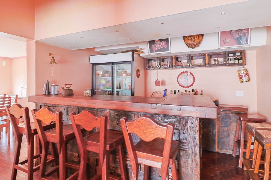 6 Bedroom Property for Sale in Brackendowns Gauteng