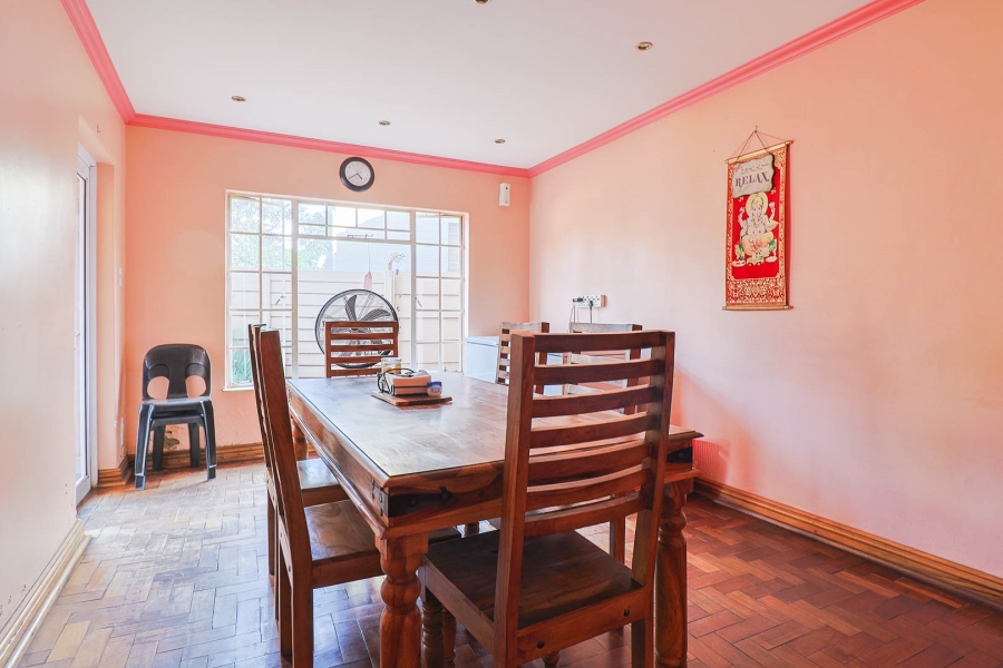 6 Bedroom Property for Sale in Brackendowns Gauteng