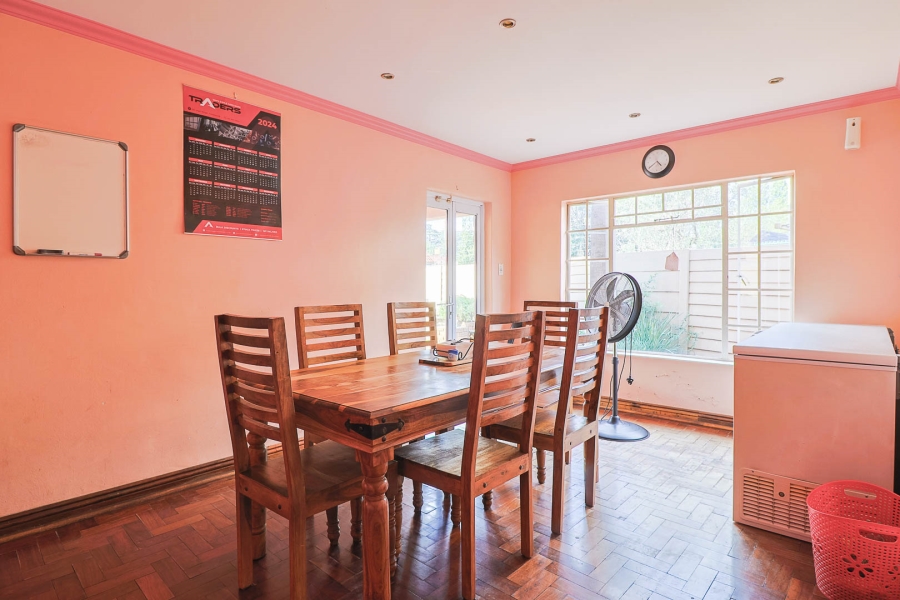 6 Bedroom Property for Sale in Brackendowns Gauteng