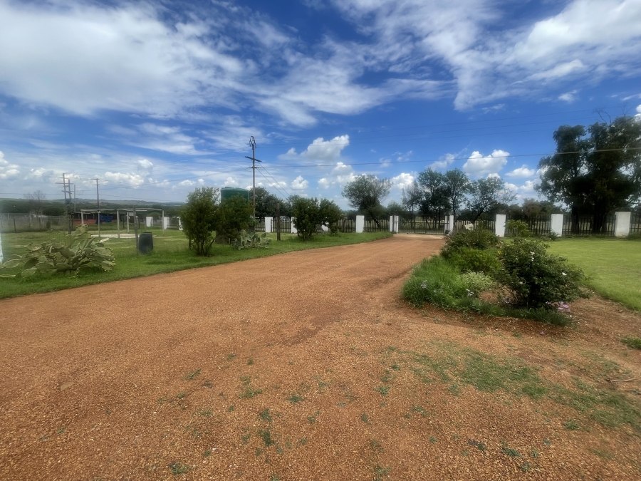 7 Bedroom Property for Sale in Homestead Apple Orchards Gauteng