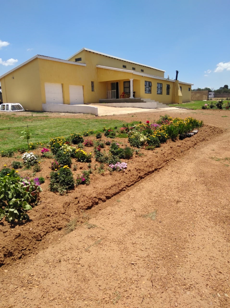 7 Bedroom Property for Sale in Homestead Apple Orchards Gauteng