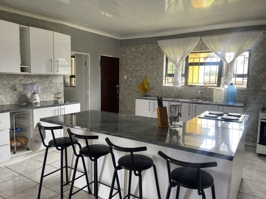 7 Bedroom Property for Sale in Homestead Apple Orchards Gauteng