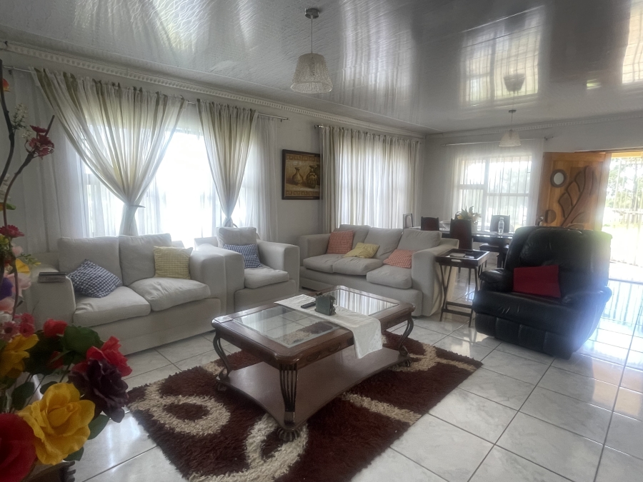 7 Bedroom Property for Sale in Homestead Apple Orchards Gauteng