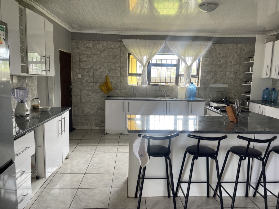 7 Bedroom Property for Sale in Homestead Apple Orchards Gauteng