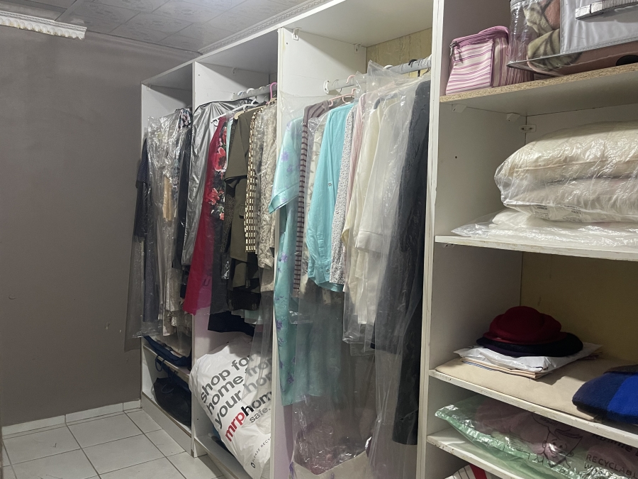 7 Bedroom Property for Sale in Homestead Apple Orchards Gauteng