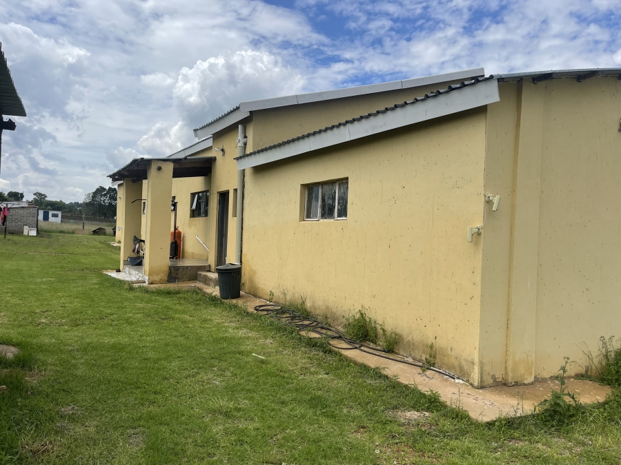 7 Bedroom Property for Sale in Homestead Apple Orchards Gauteng