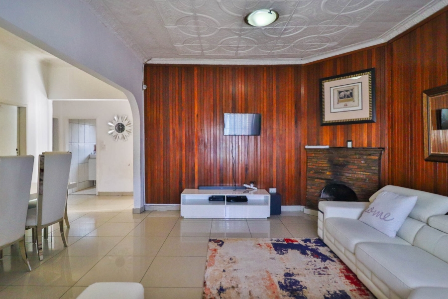 8 Bedroom Property for Sale in Kenilworth Gauteng