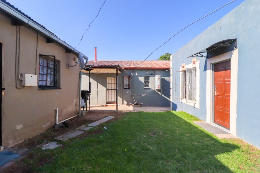 8 Bedroom Property for Sale in Kenilworth Gauteng