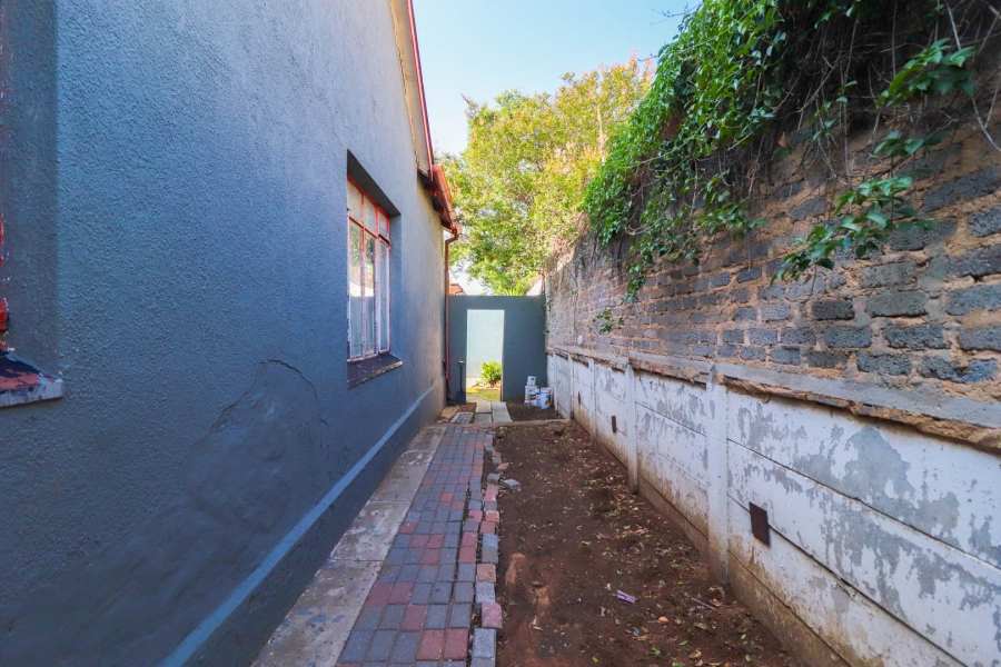 8 Bedroom Property for Sale in Kenilworth Gauteng