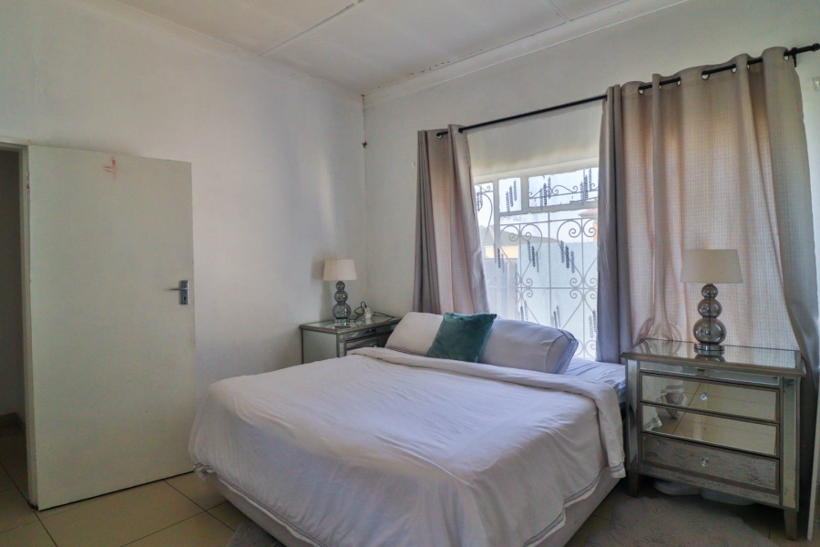 8 Bedroom Property for Sale in Kenilworth Gauteng