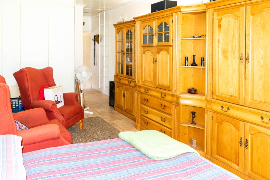 7 Bedroom Property for Sale in Golf View Gauteng