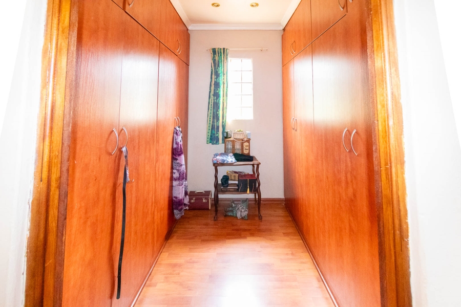 7 Bedroom Property for Sale in Golf View Gauteng