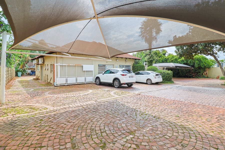 10 Bedroom Property for Sale in Brackenhurst Gauteng