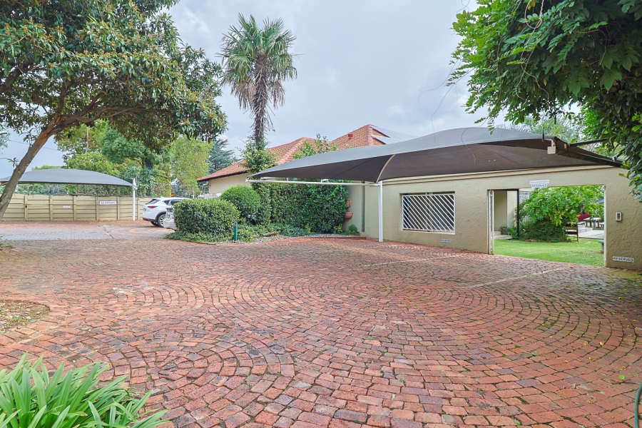 10 Bedroom Property for Sale in Brackenhurst Gauteng