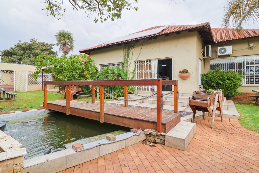 10 Bedroom Property for Sale in Brackenhurst Gauteng