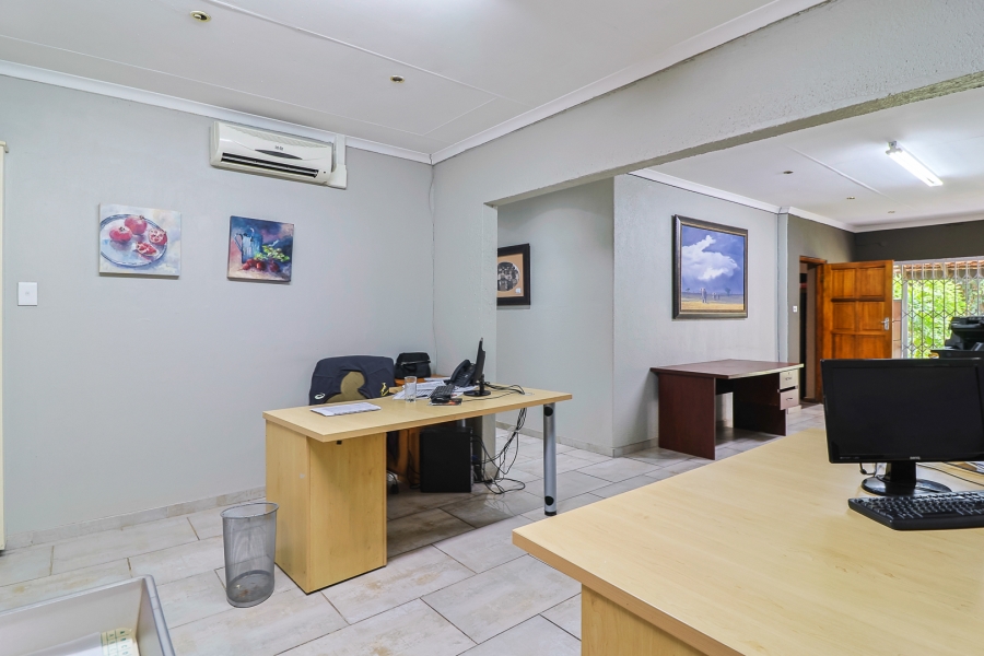 10 Bedroom Property for Sale in Brackenhurst Gauteng