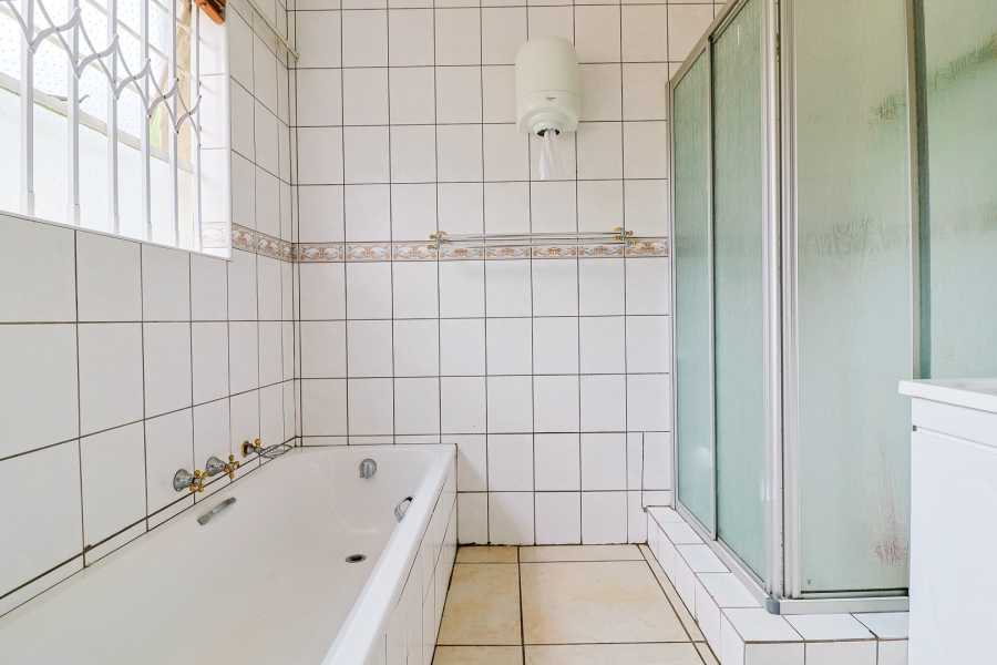 10 Bedroom Property for Sale in Brackenhurst Gauteng