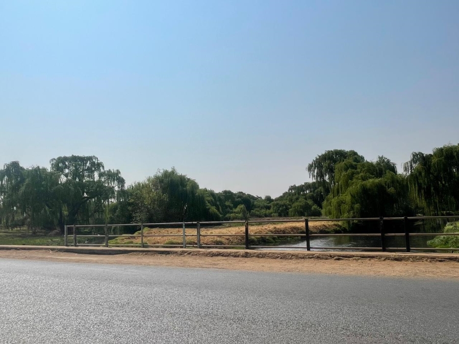 0 Bedroom Property for Sale in Olifantsvlei Gauteng