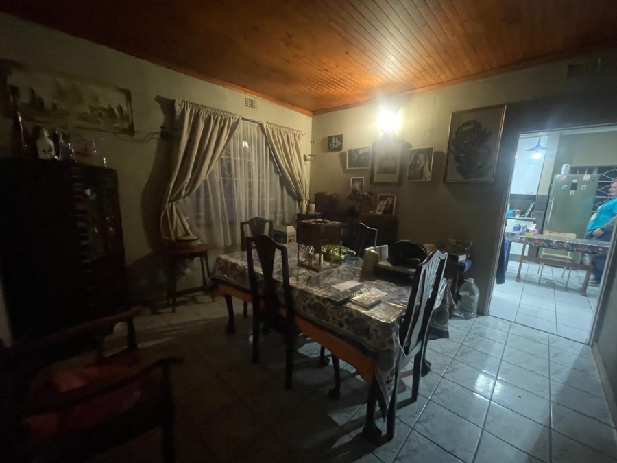 4 Bedroom Property for Sale in Mondeor Gauteng