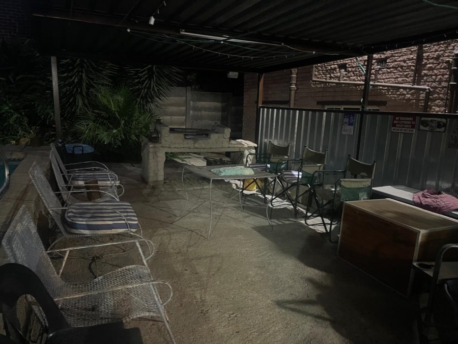 4 Bedroom Property for Sale in Mondeor Gauteng