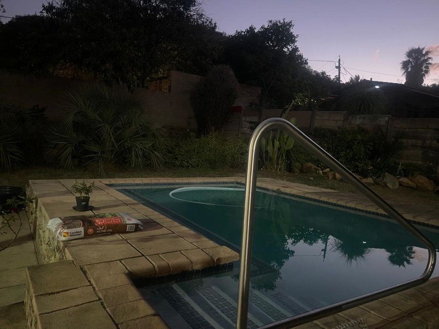 4 Bedroom Property for Sale in Mondeor Gauteng