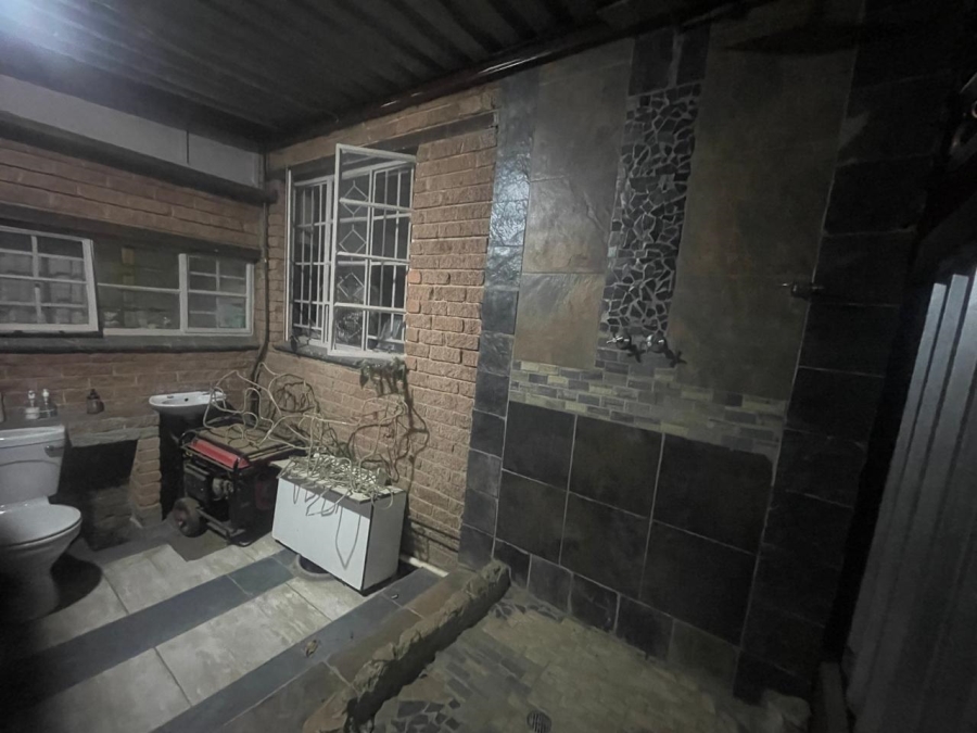 4 Bedroom Property for Sale in Mondeor Gauteng