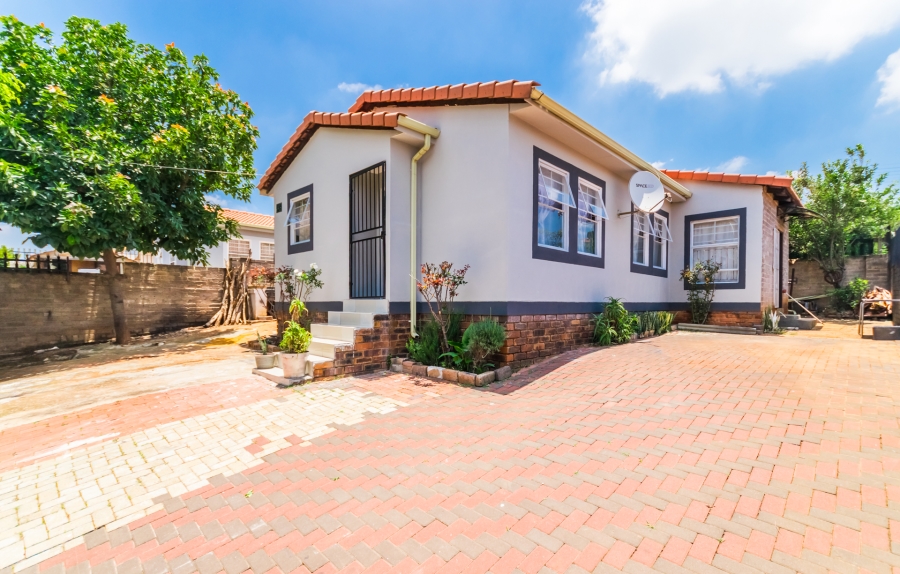 4 Bedroom Property for Sale in Cosmo City Gauteng