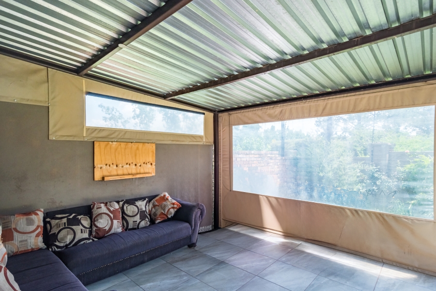 2 Bedroom Property for Sale in Willowbrook Gauteng