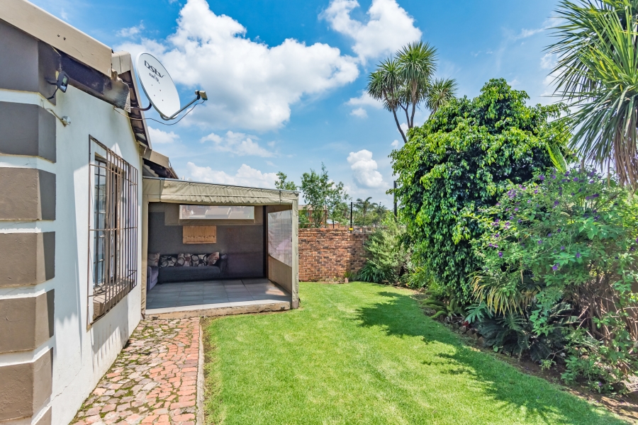 2 Bedroom Property for Sale in Willowbrook Gauteng